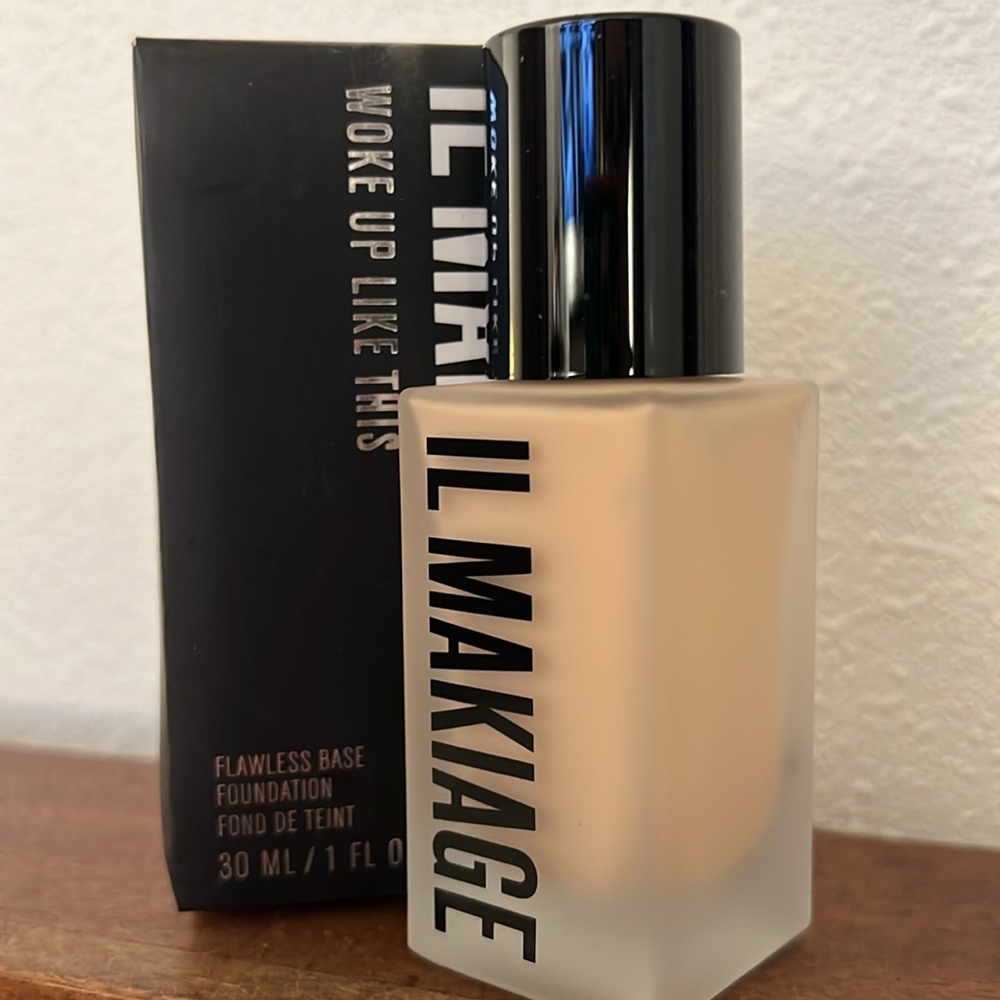 IL MAKIAGE FOUNDATION 010
